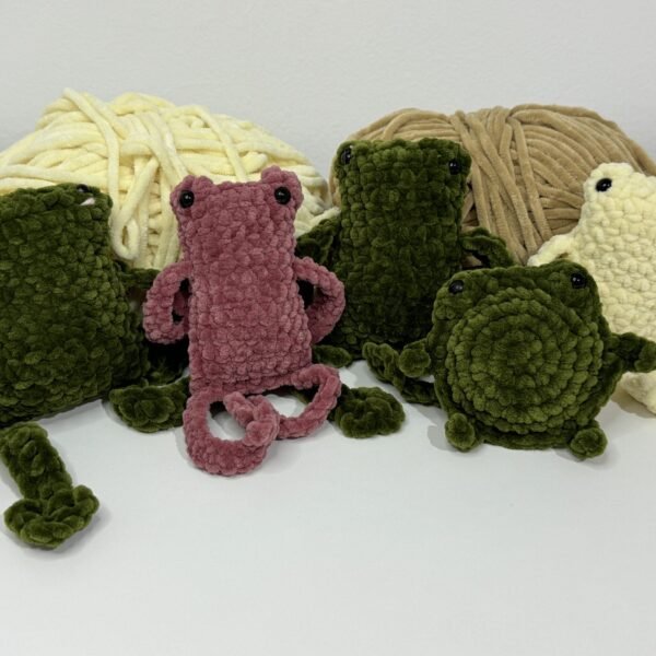 Plush Frog — Knitted Toy