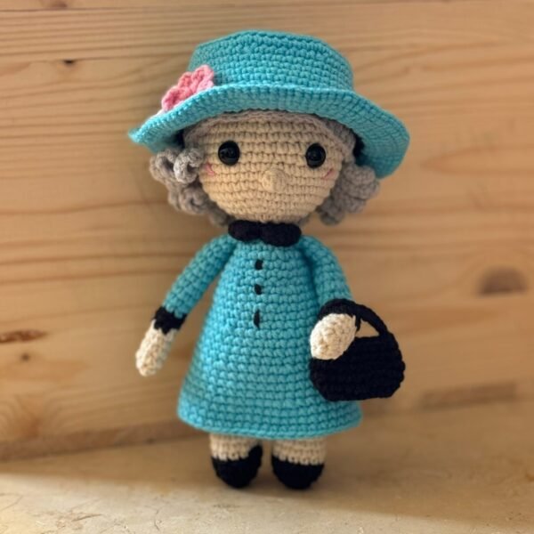 Knitted Doll “Queen Elizabeth”